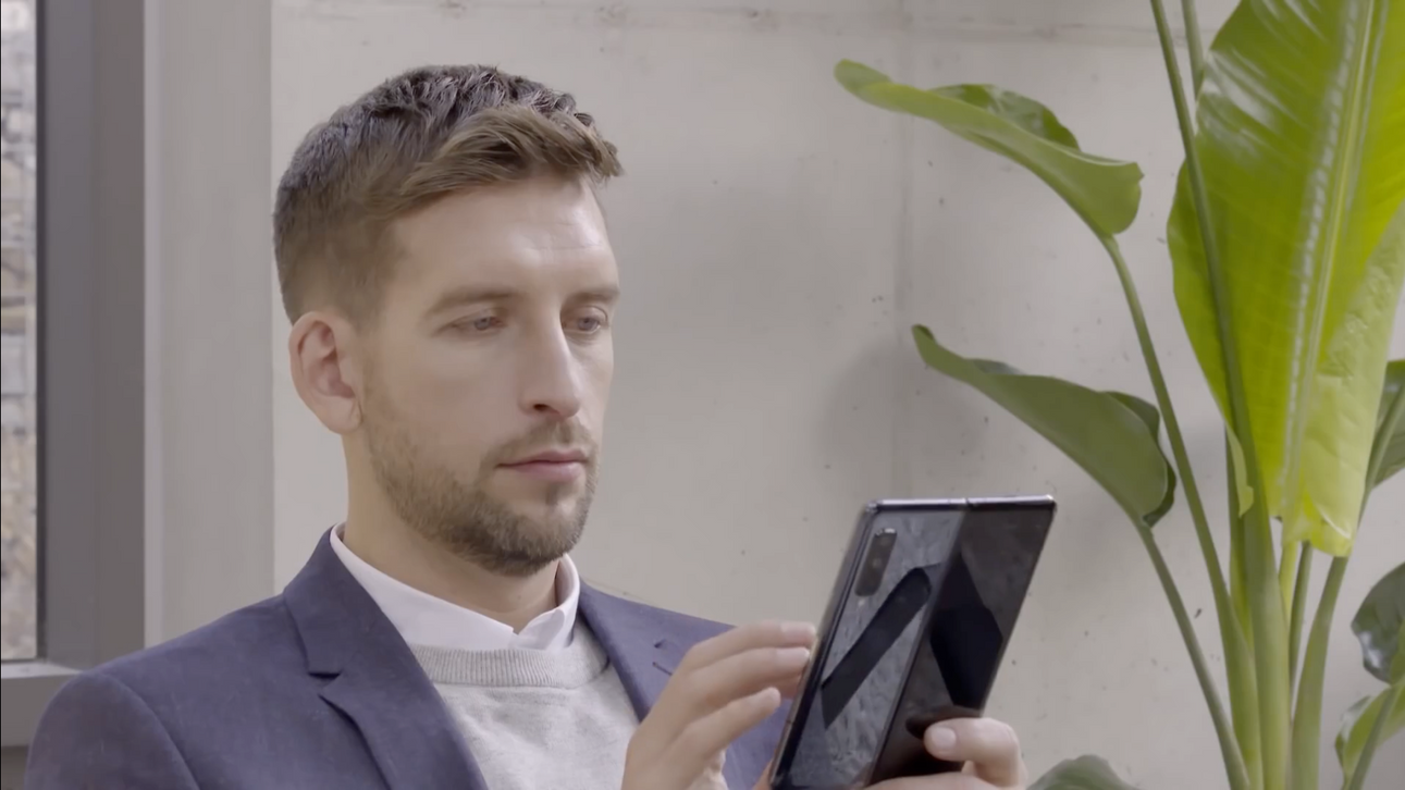 Get to Know the Galaxy Fold